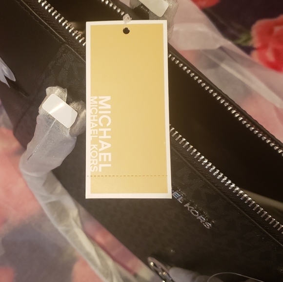 NWT Charlotte Logo Top Zip Tote - Picture 8 of 13